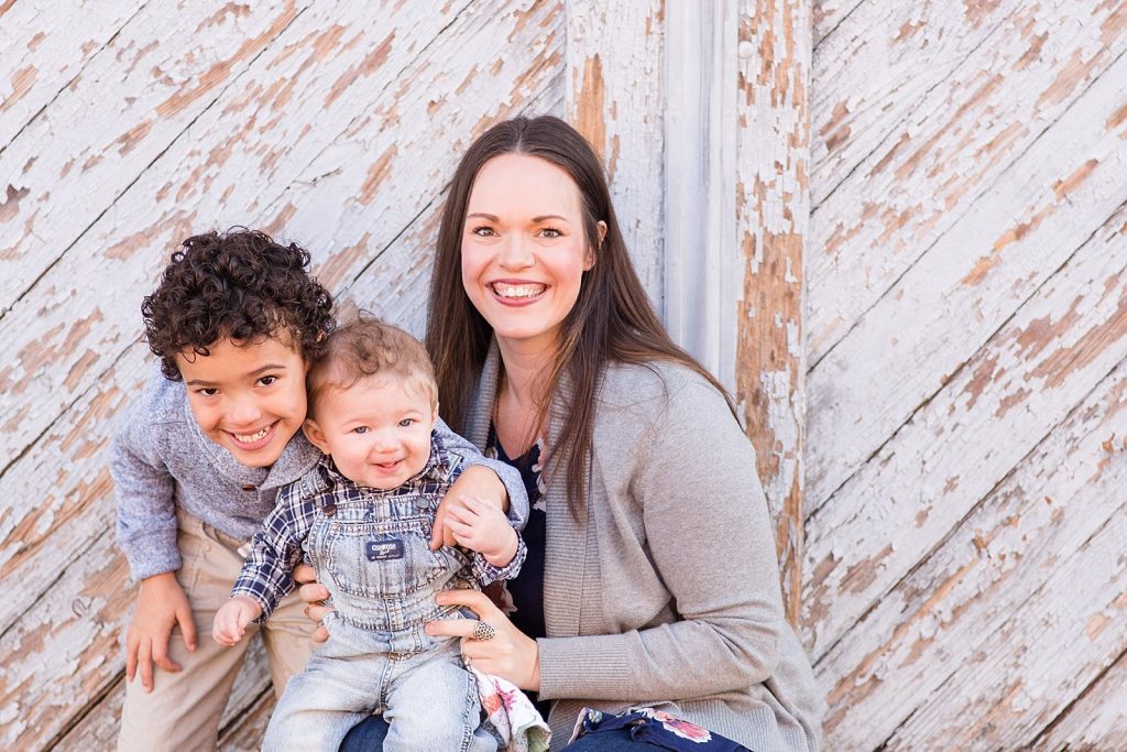 family portraits with St. Louis family photographer Hollyberry Studio