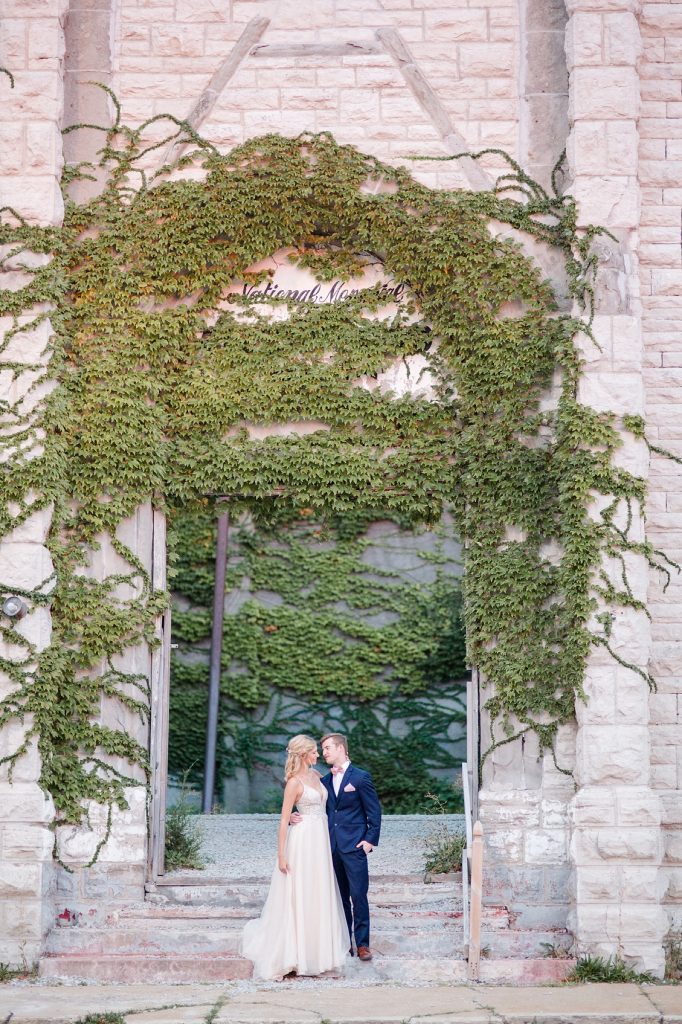 HollyBerry Studio captures St. Louis wedding portraits