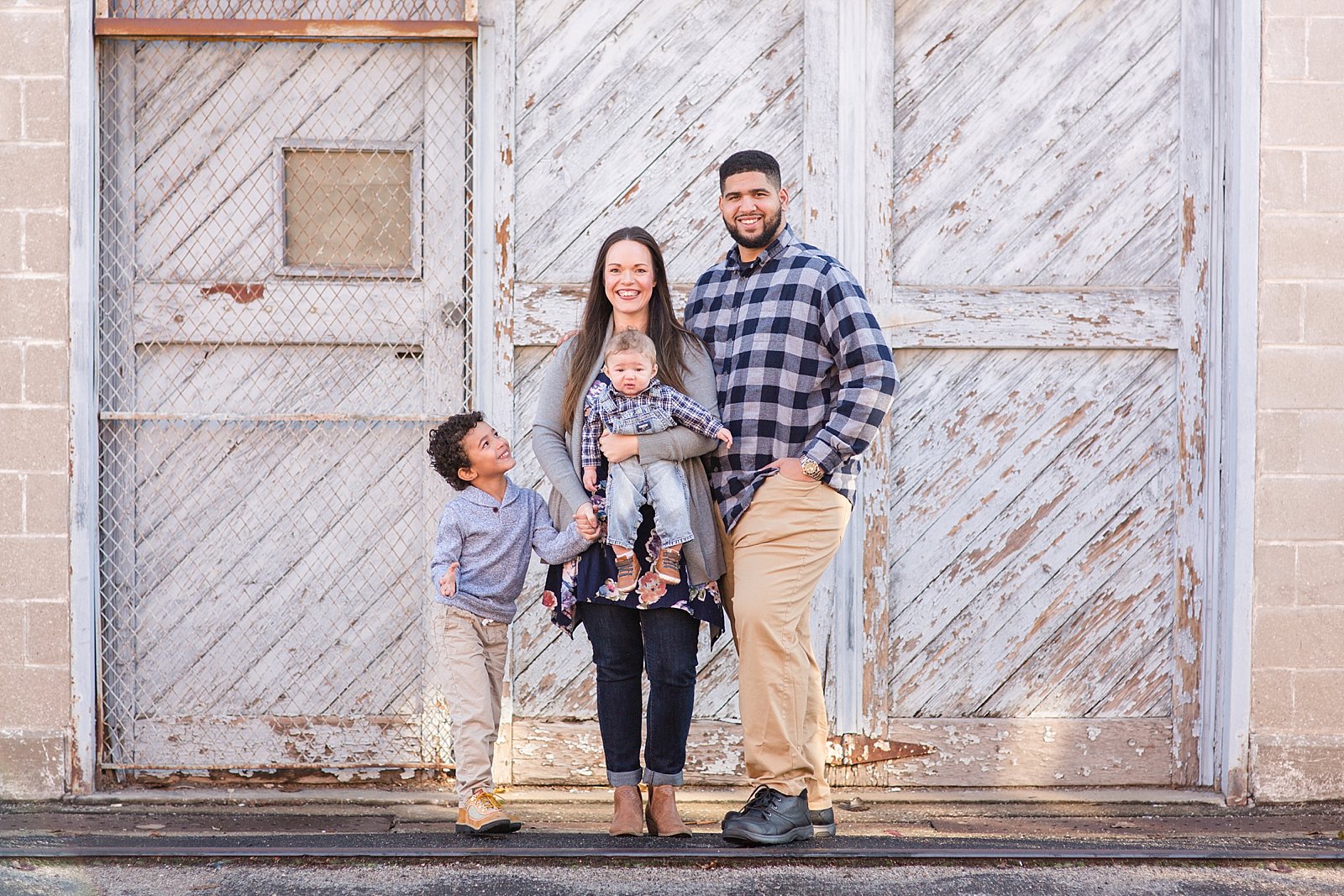 Frontier Park family portraits with St. Louis family photographer Hollyberry Studio