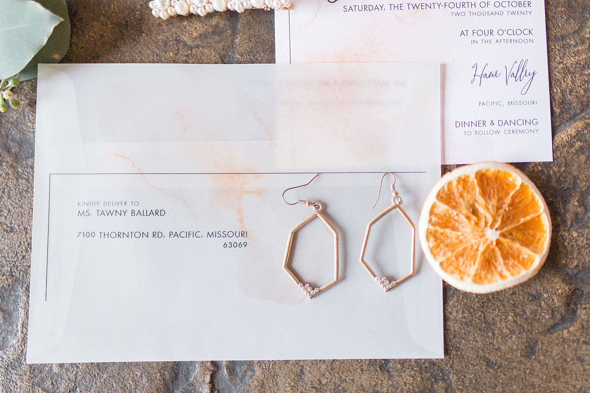 copper earrings for bride during Haue Valley styled shoot