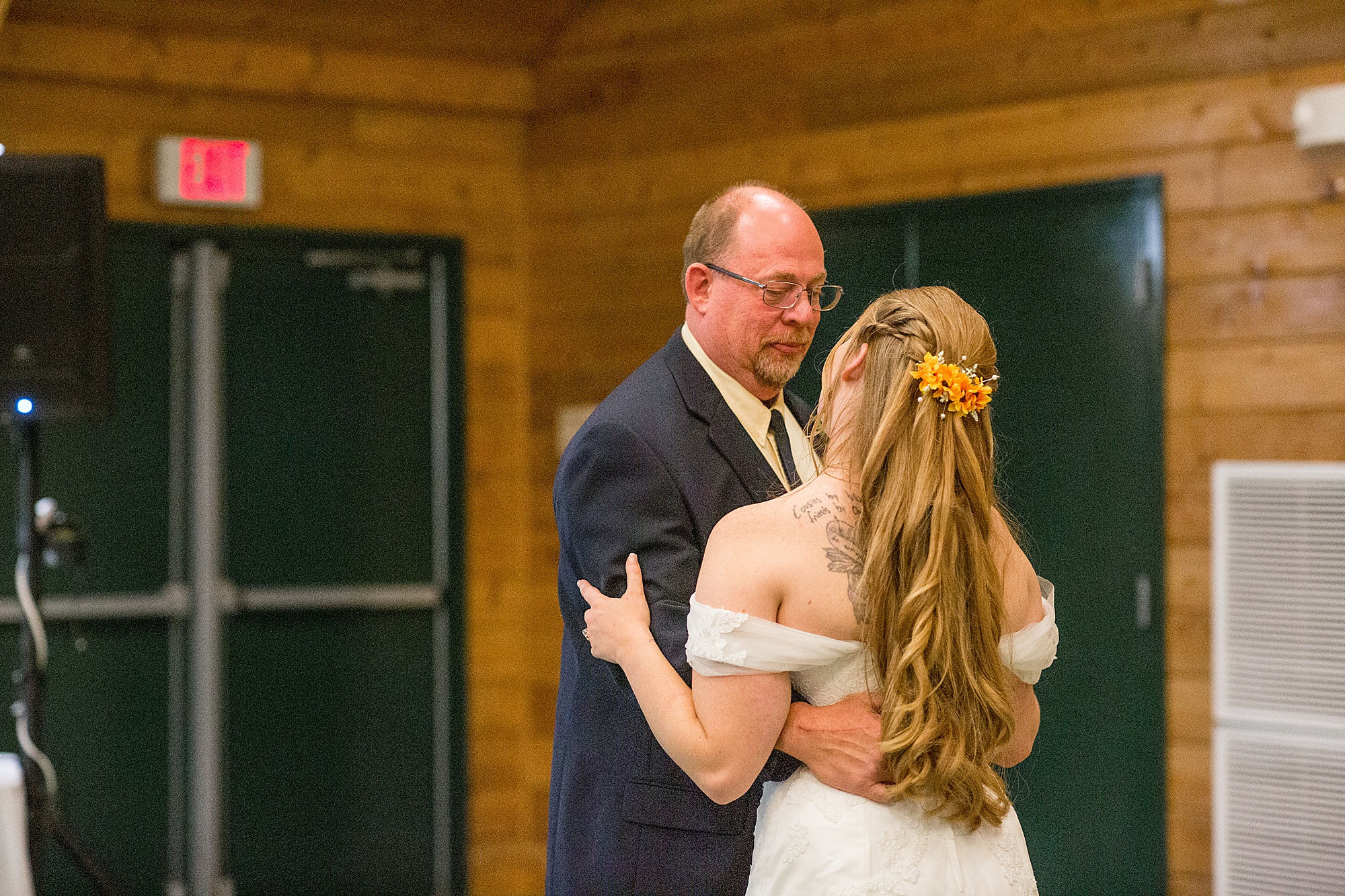 bride and dad dance during MO wedding reception
